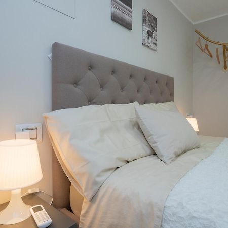 Appartamento Zona Citylife Comodo Per Raggiungere Il Centro Milan Bagian luar foto